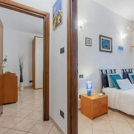 公寓 Quiet And Roomy With Balcony *